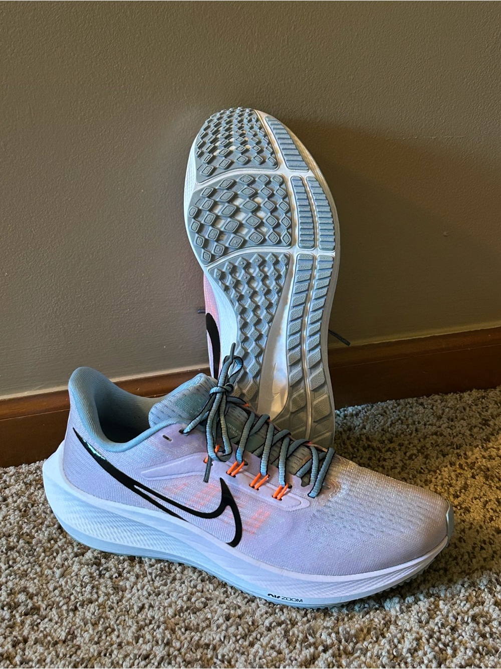 Nike Women's Air Zoom Pegasus 39 sneakers Doll/Iris Whisper women's size 8